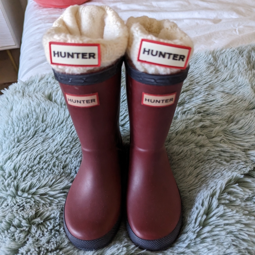 Vguc Hunter boots with sock inserts